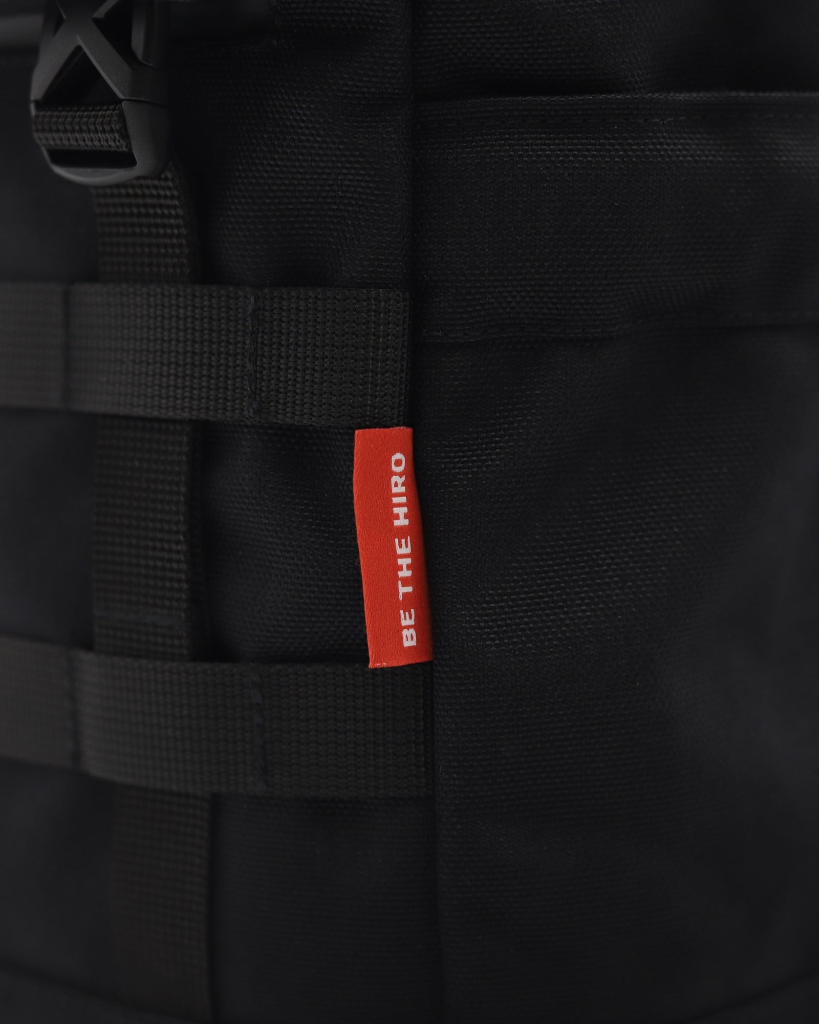 Minato Lite 20l - Tmavá čierna