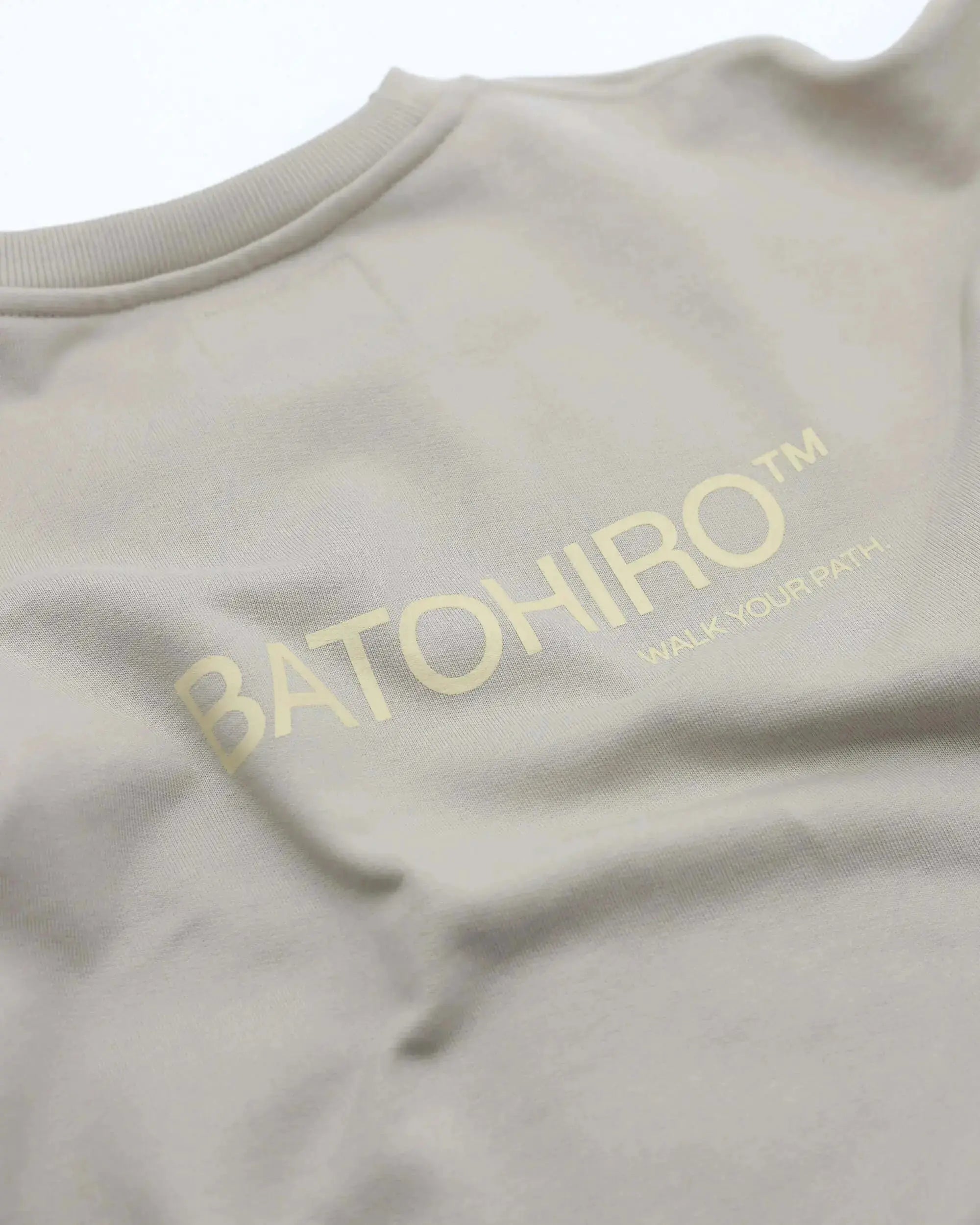 Kurzer Pullover 343 – Rundhalspullover Beige Batohiro