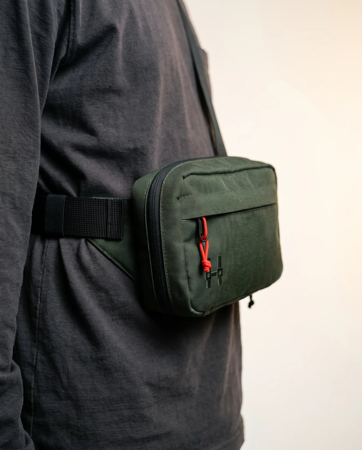 Kai S nošená crossbody přes hruď