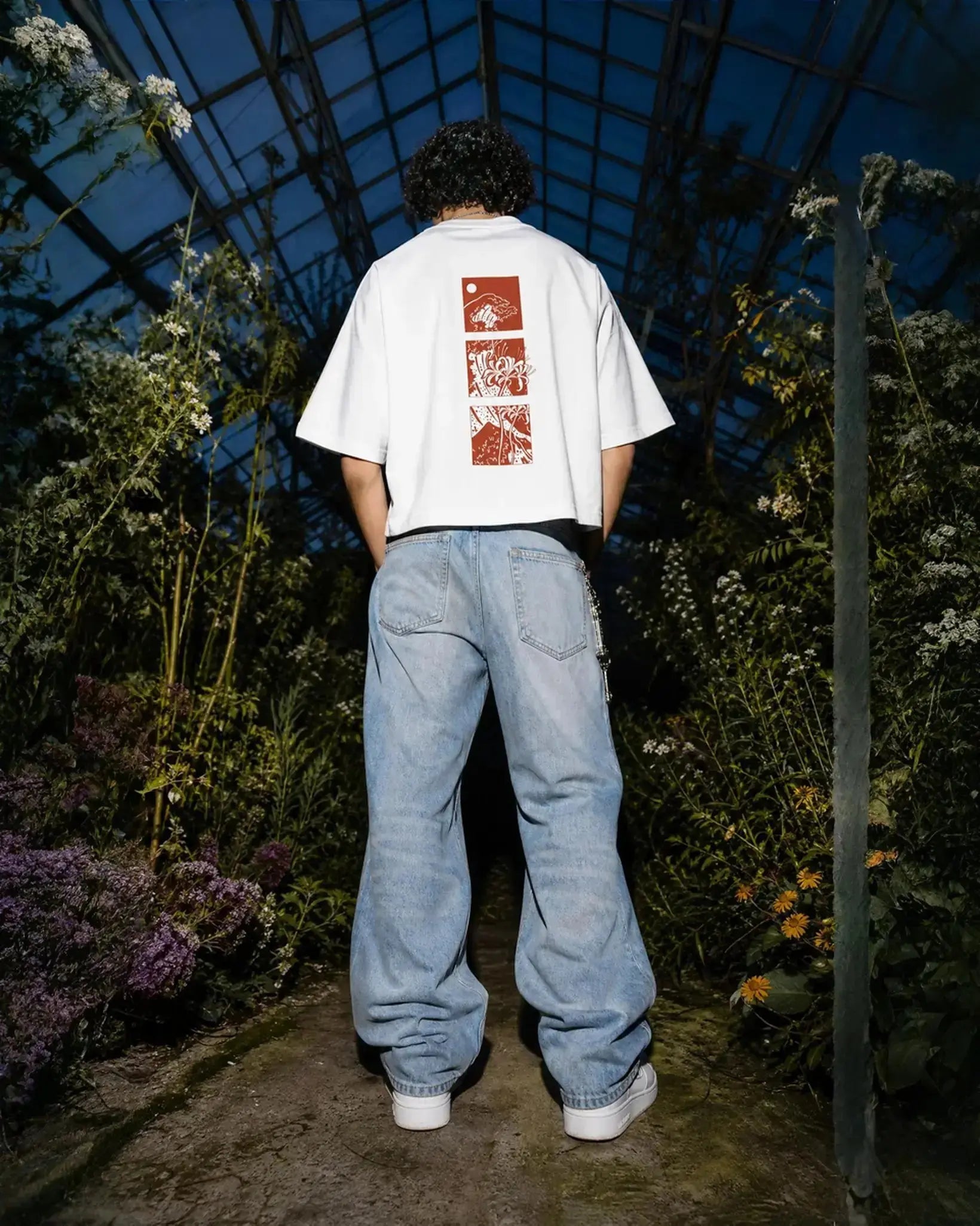 Spider Lily - White Cropped Oversized Tee Batohiro