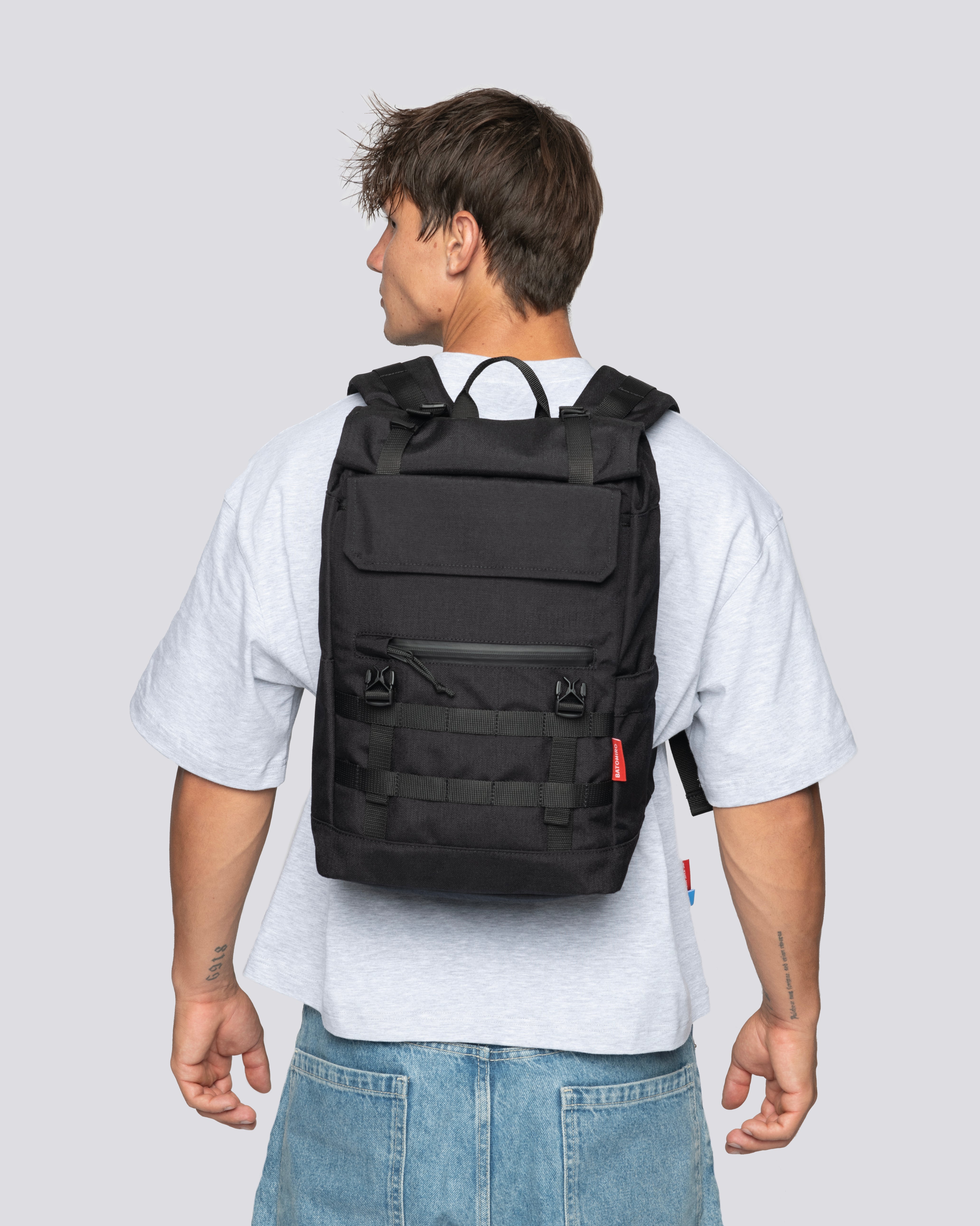 Minato Lite 20l - Tmavá čierna
