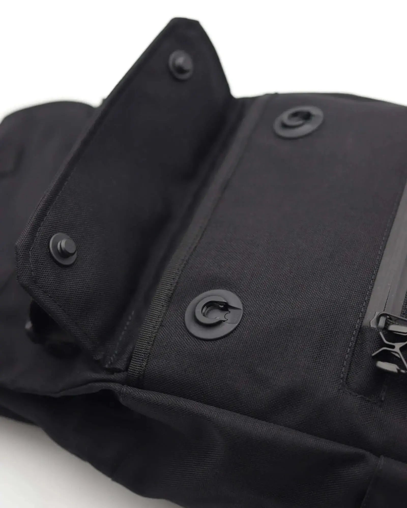 Minato Lite 2.0 - Dark Black Backpack