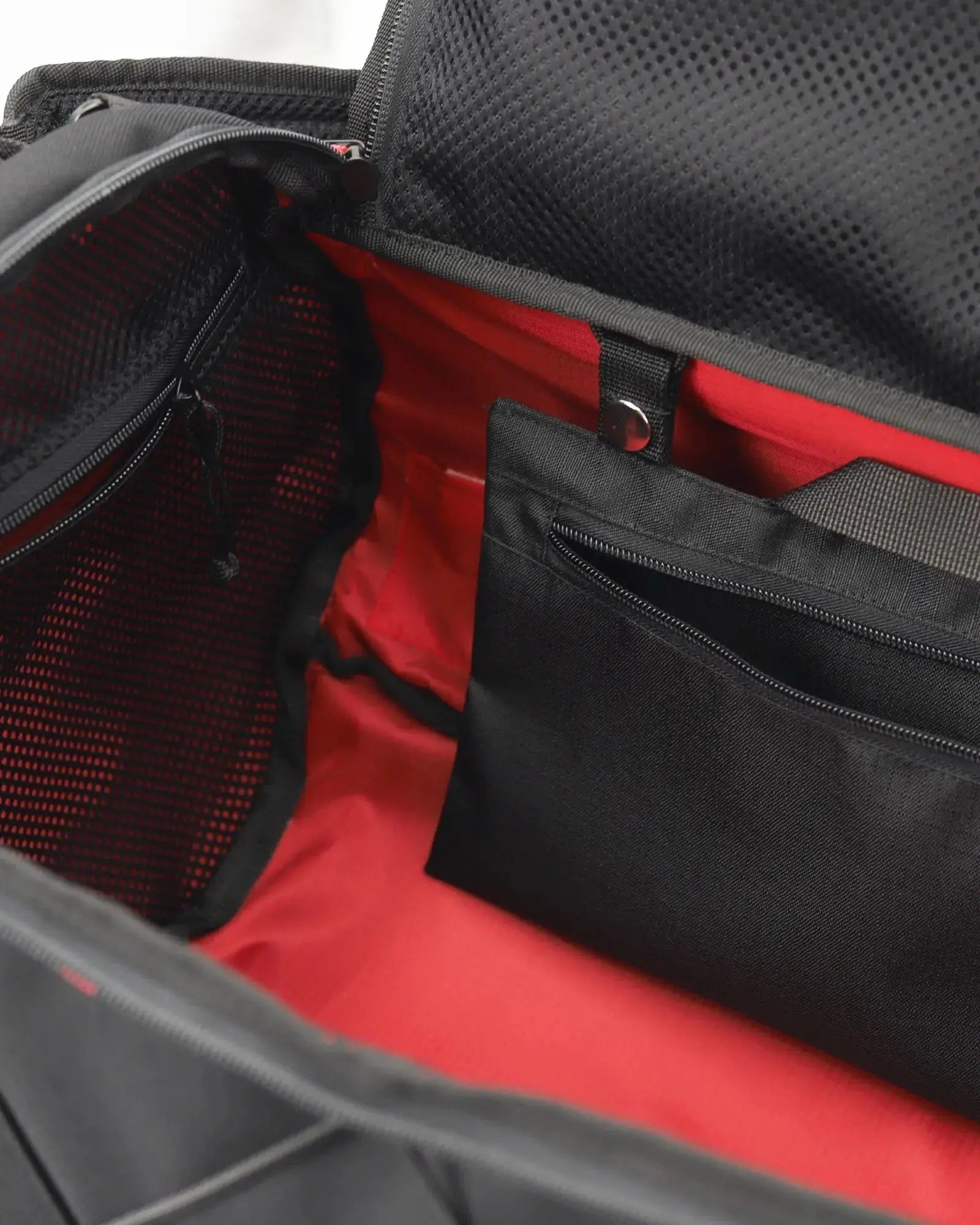 Tenso Sport 30 L – batoh Dark Knight